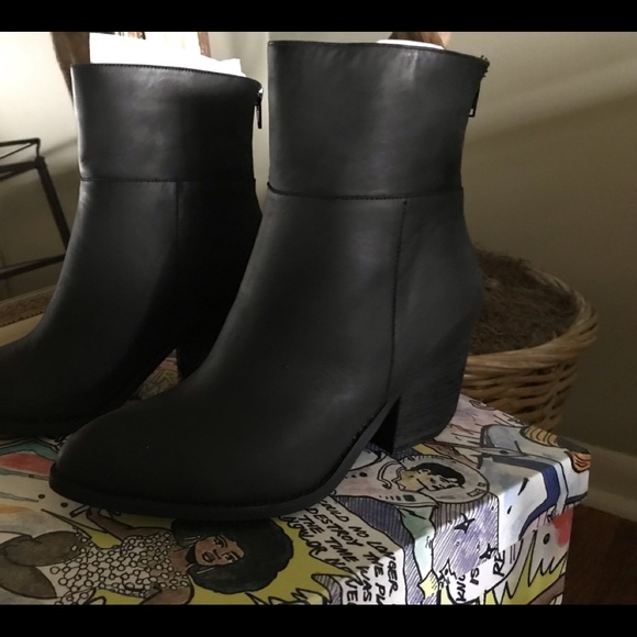 Jeffrey Campbell Leather Ankle Boot - Picture 4 of 7